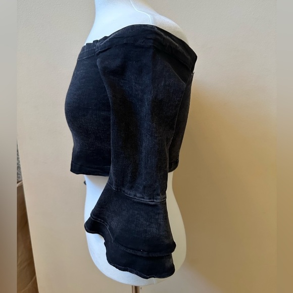 NWOT Zara Ruffle Off Shoulder Denim Crop Top SIZE S Bell Sleeve Black Acid Wash - Picture 4 of 6